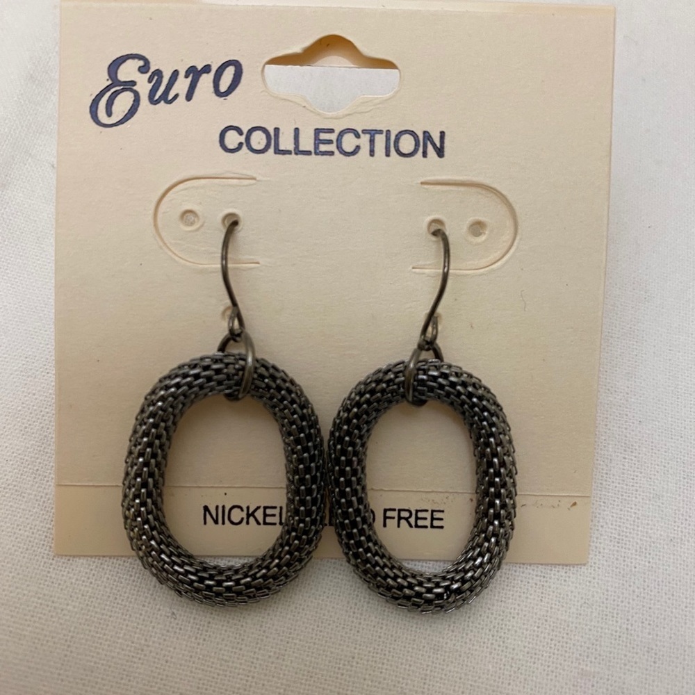 🔵4/$20 Euro Fashion Earrings Silver/Black NIP